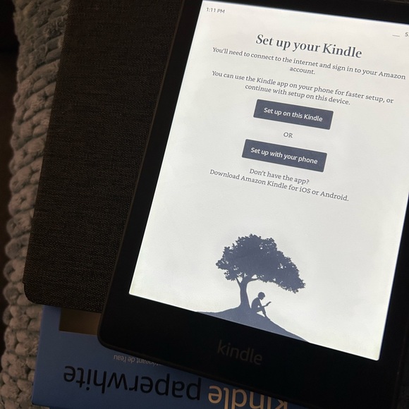 Kindle Paperwhite 11th Generation E-Reader - Picture 2 of 8